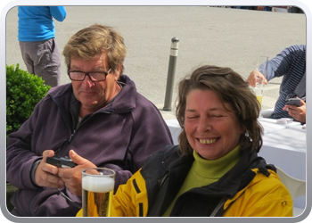 185 De dames drinken een Pintje (4)