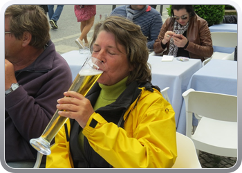 185 De dames drinken een Pintje (6)