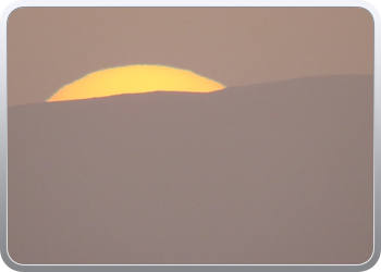 140 Op de drommedaris naar de zonsondergang kijken (50)